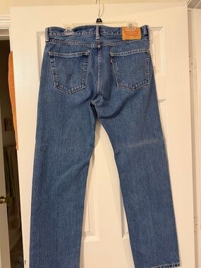 Levi's Men's Straight Jeans in Medium Blue Denim